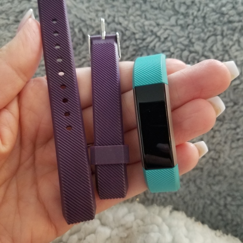 Fitbit alta like new teal with extra purple band